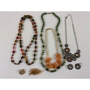 VINTAGE Costume Jewelry Mixed Lot 8 Pieces Flower Napier Necklace Brooches Beads